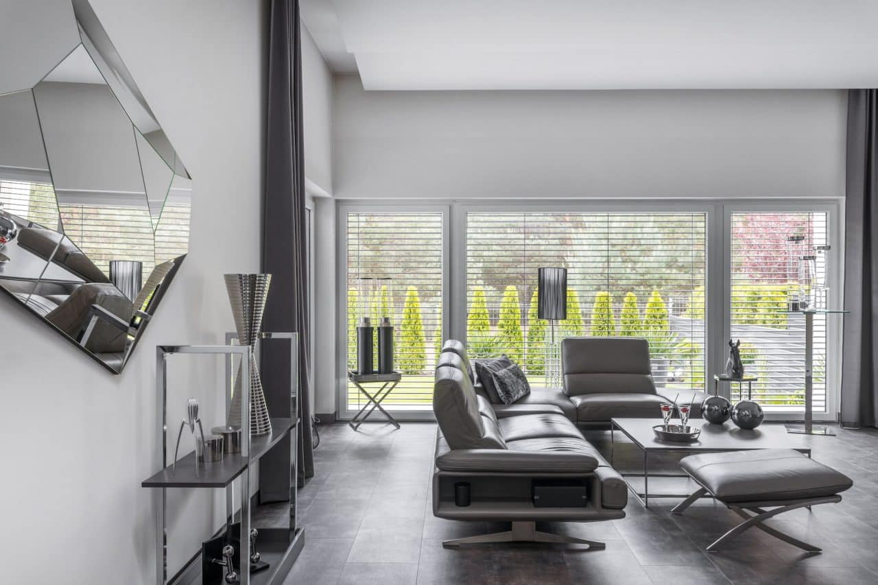 deluxe-studio-apartment-with-balcony-mobee